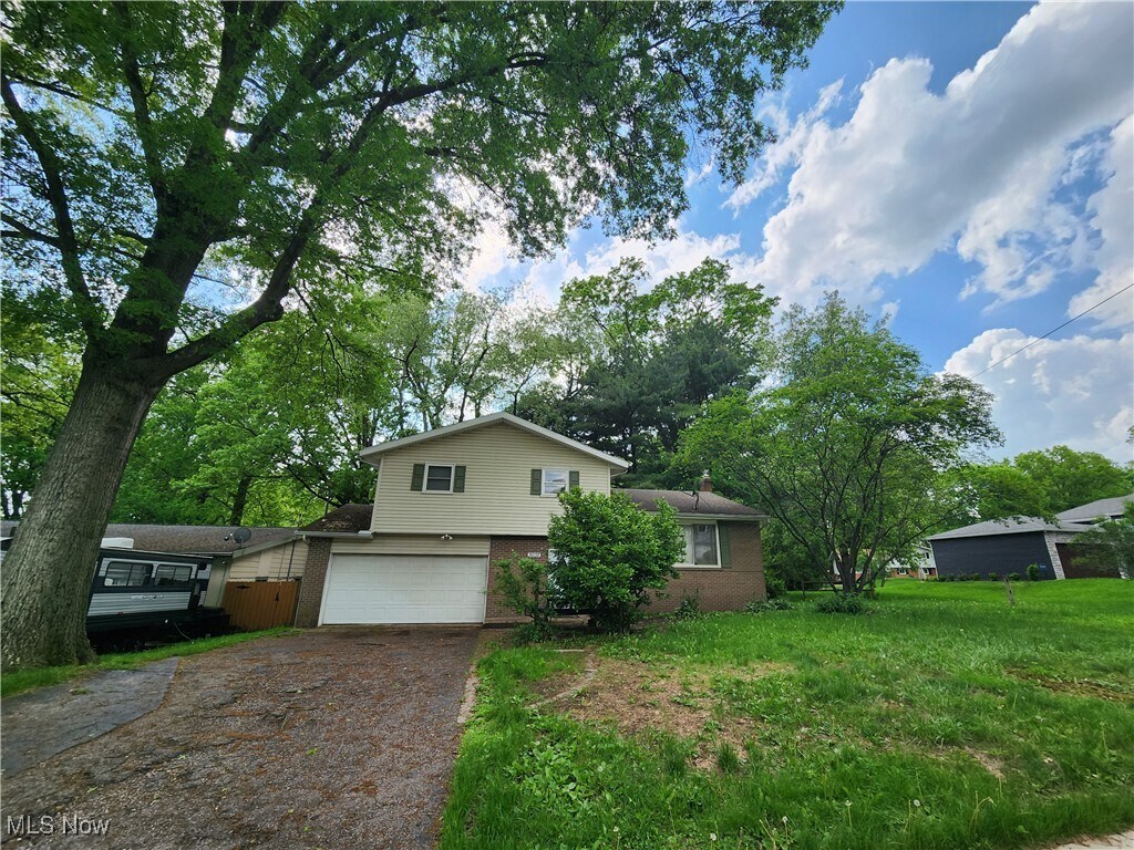 Primary Photo - 3032 Englewood Dr