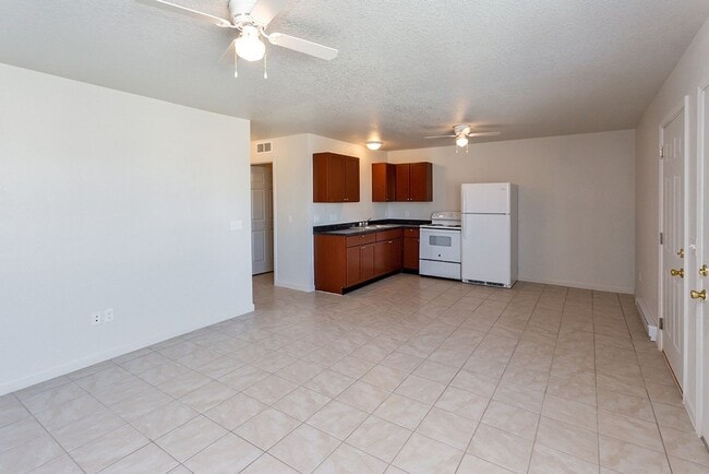 Building Photo - 3 Bedroom, Single-story Townhomes for rent in Marshalltown, IA