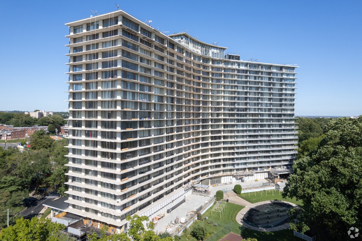 Park Plaza Condominium Apartments in Philadelphia, PA