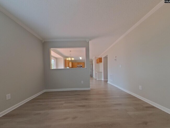 Foto del edificio - 661 Thornhill Dr