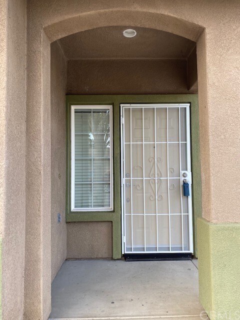 Foto del edificio - 13043 Acacia Ave