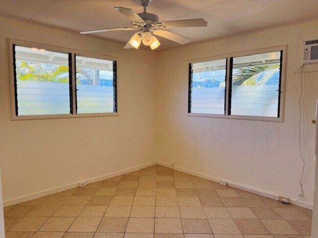 Foto del edificio - 4 Bedroom, 2 Bathroom house near Kailua Be...