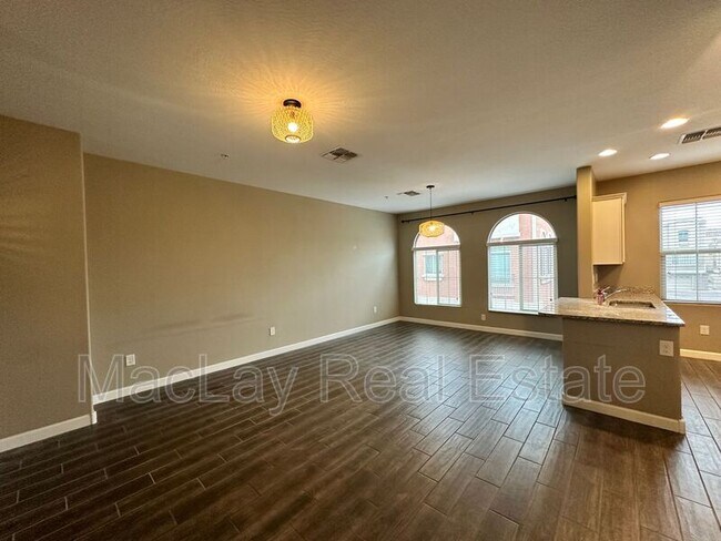 Building Photo - 240 W Juniper Ave