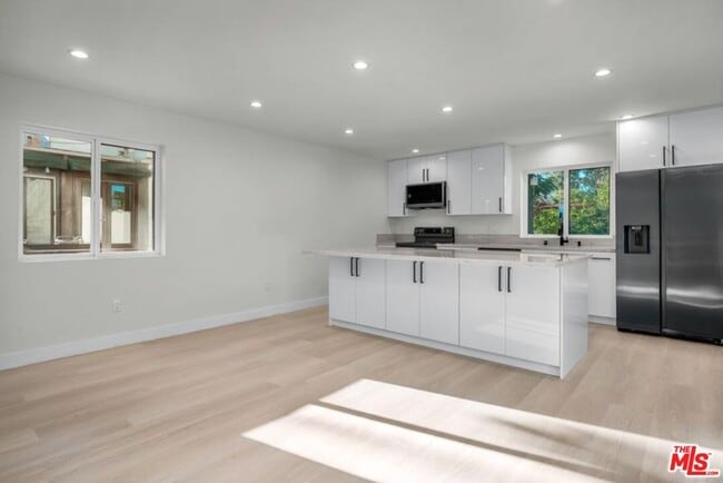 Foto del edificio - 10880 Tennessee Ave