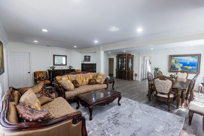 Building Photo - 1545 E Orange Grove Blvd