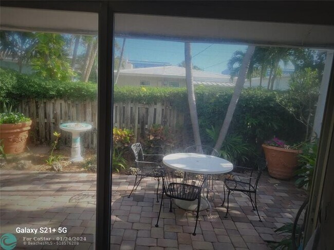 Building Photo - 4320 Sea Grape Dr