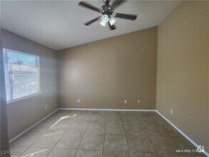 Building Photo - 103 Queenswreath Dr