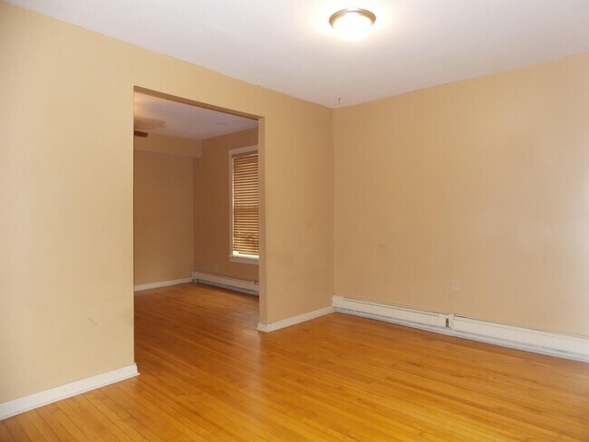 Building Photo - 280 W Goodhue St