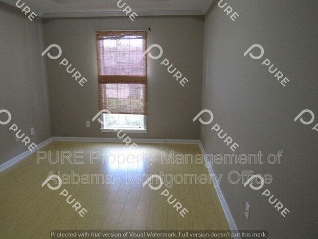 Building Photo - 8625 Hallwood Dr