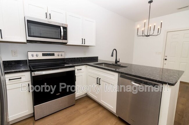 Building Photo - 3016 N Chamberlain Ave