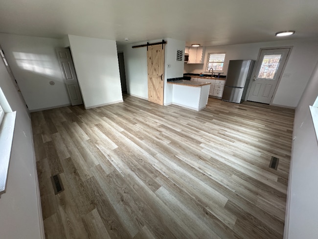 Building Photo - 1260 E 4th N