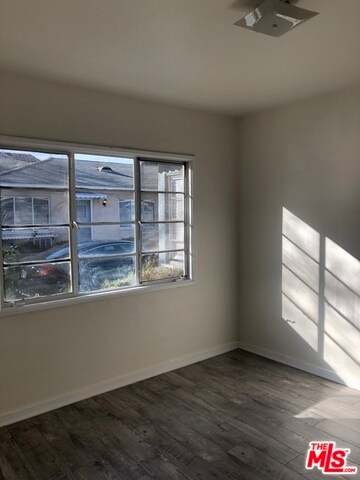 Building Photo - 10913 Moorpark St
