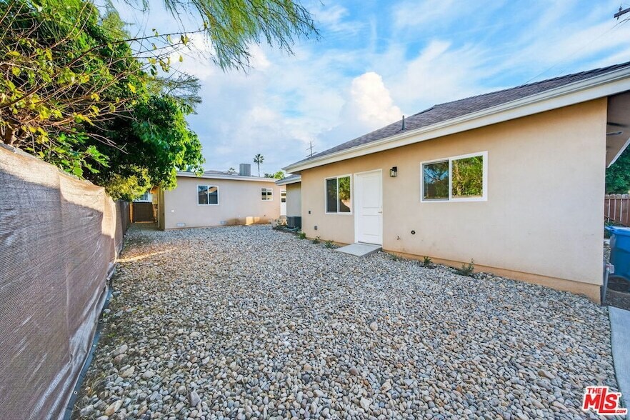 Photo - 17625 Burbank Boulevard Unit