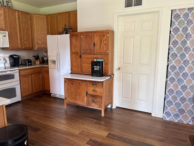 Foto del edificio - Welcome to your new home!  3 beds, 2.5 bat...