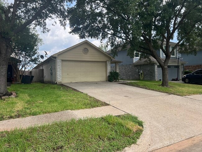 Foto del edificio - 19530 Sandy Woods Dr