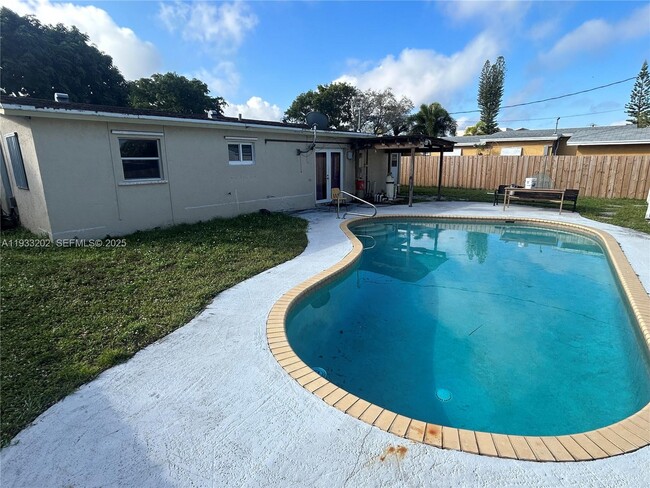 Foto del edificio - 6201 SW 38th Ct