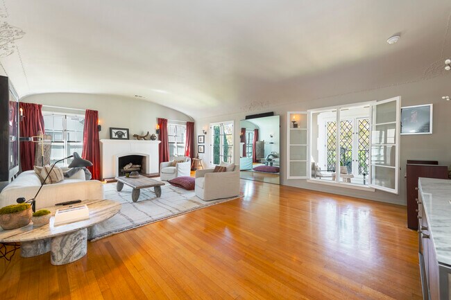 Sala de estar - 148 S Orange Dr