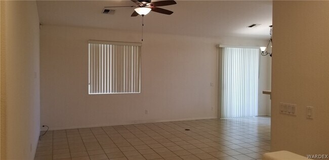 Building Photo - 12 Torrey Pines Dr S