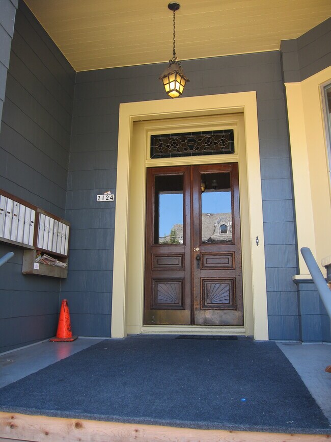 Building Photo - 2124 NW Flanders St
