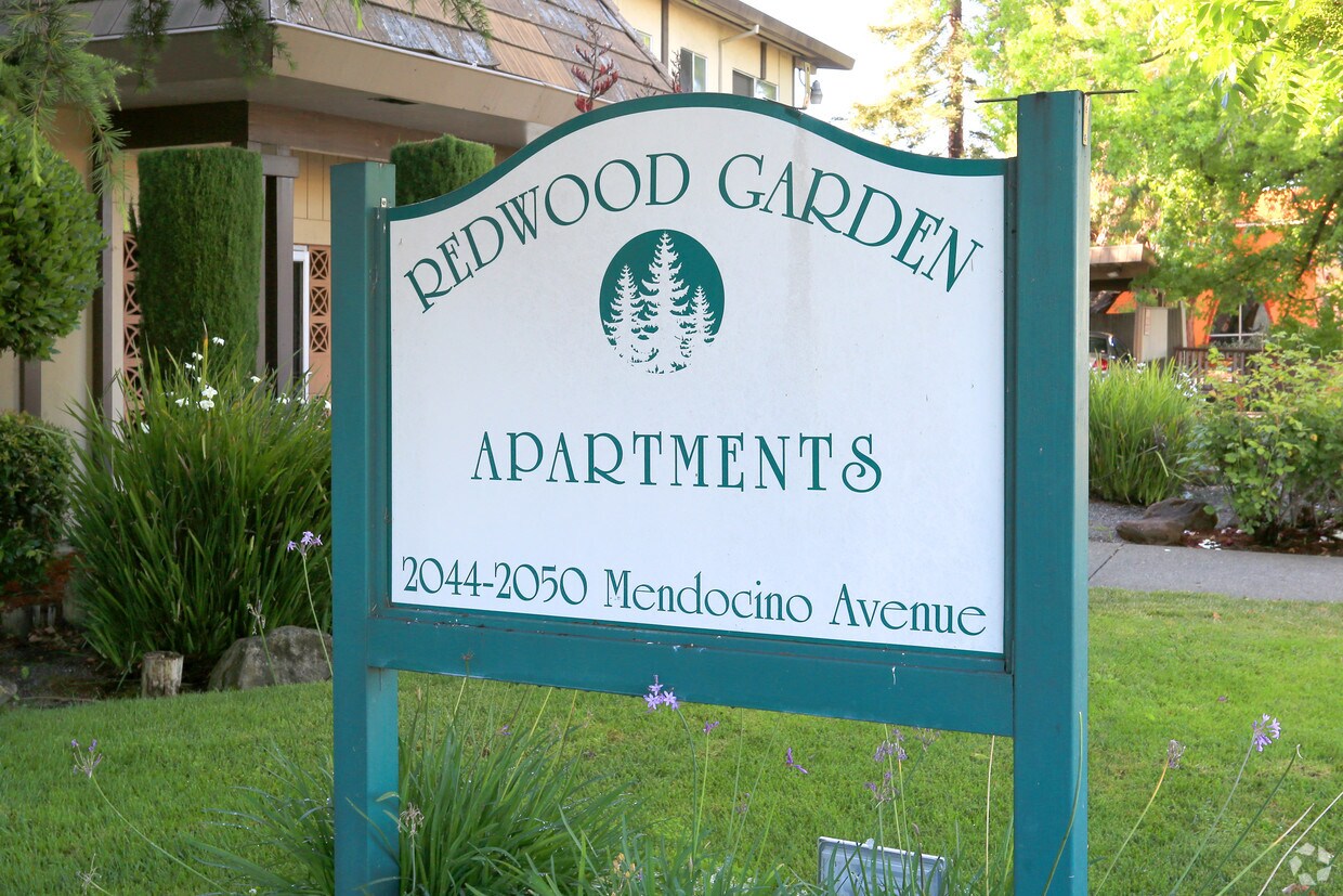 Letreros - Redwood Garden Apartments