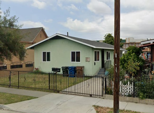 Building Photo - 1106 W 87th St