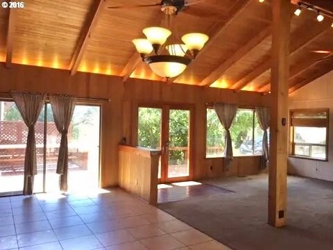 Foto del edificio - 817 E Jewett Blvd