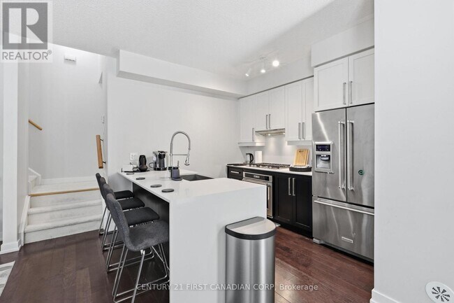 Photo du bâtiment - 4070 Parkside Village Dr