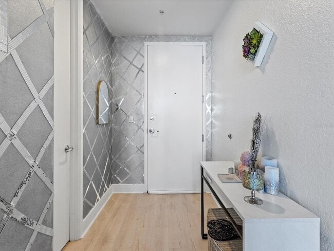 Photo - 150 E Robinson St Apartment