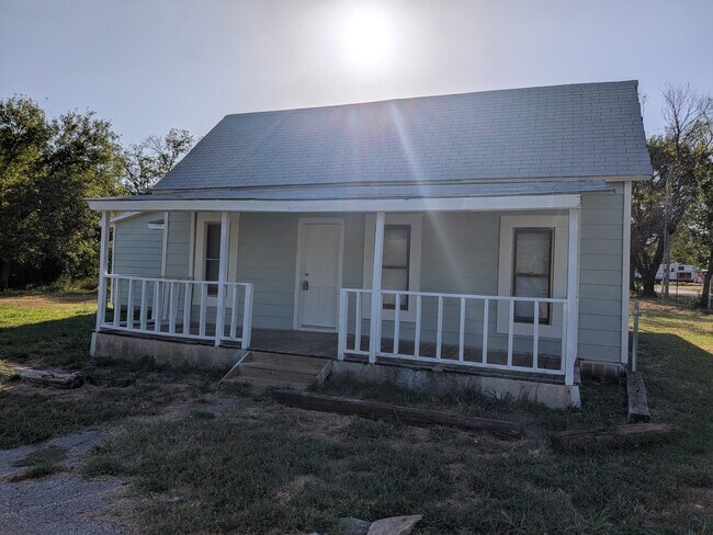 Building Photo - 107 Spur Rd