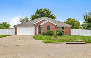Building Photo - 2131 Post Wood Ln