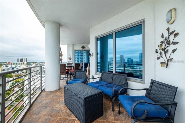Foto del edificio - 1209 E Cumberland Ave
