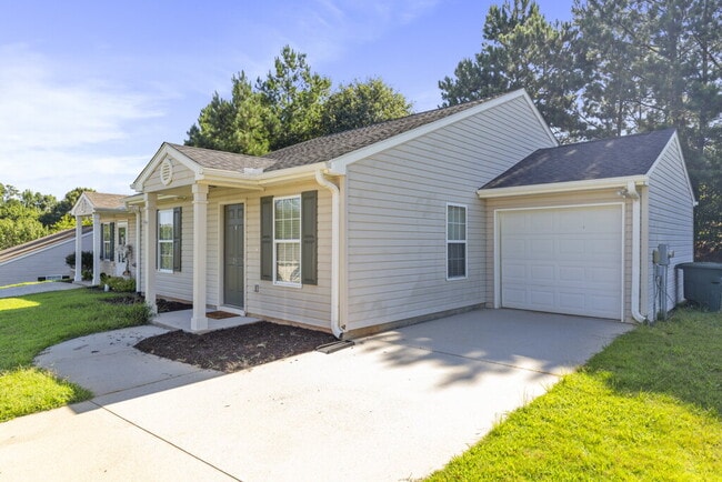 Building Photo - 2 bed, 2 bath, Furnished for Short Term Le...