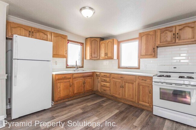 Building Photo - 2 br, 1 bath House - 410 5th St