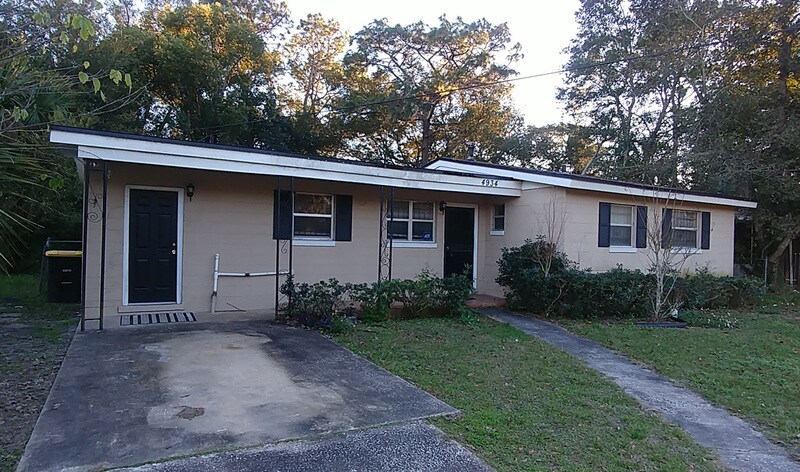 Primary Photo - 4934 Portsmouth Ave