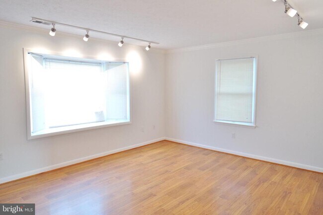 Building Photo - 146 Valley Vista Dr