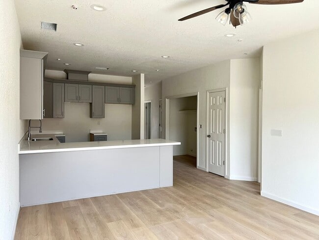 Foto del edificio - Coming Soon