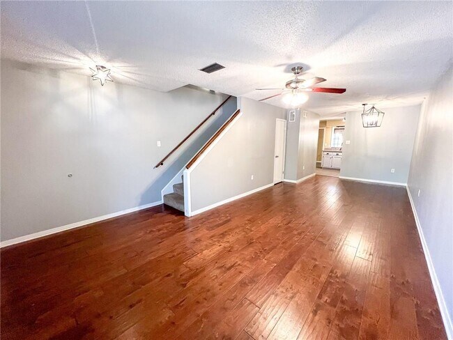 Foto del edificio - 953 Dickenson Ave