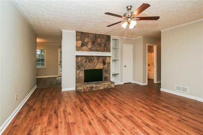 Building Photo - 35 Quails Ct