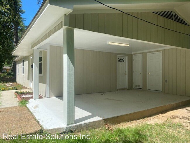 Building Photo - 3 br, 1 bath House - 1018 Maria Dr