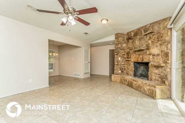 Building Photo - 332 Glenhaven Dr