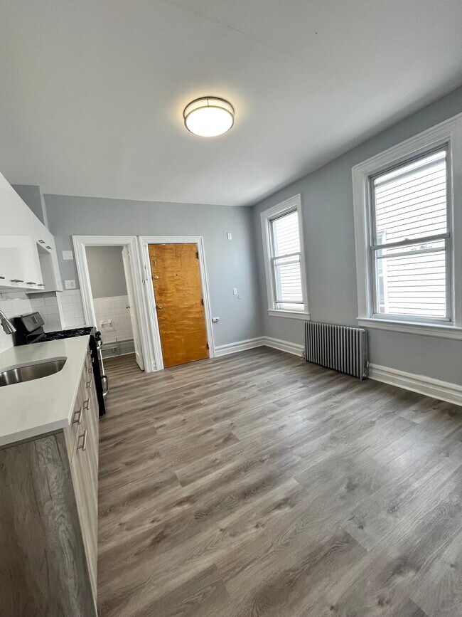 Building Photo - 289 Cator Ave