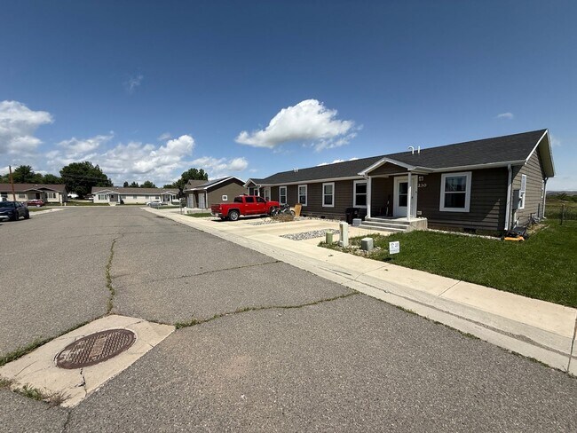 Foto del edificio - 220 Riverwood Dr