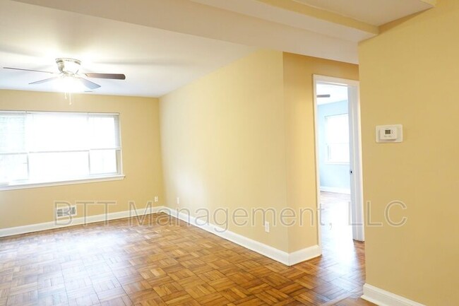 Foto del edificio - 8802 Bradford St