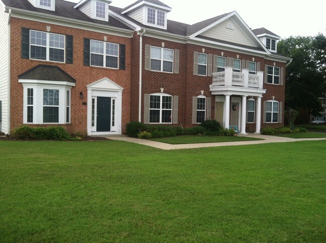 Foto del edificio - Fort Eustis Family Homes