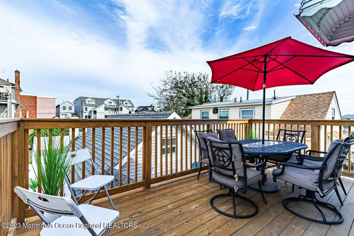 30 Farragut Ave, Seaside Park, NJ 08752 Townhome Rentals in Seaside