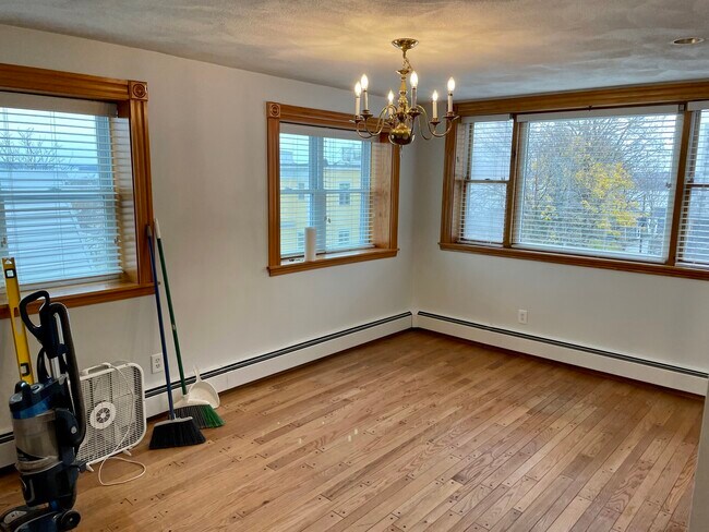 Building Photo - 84 G St