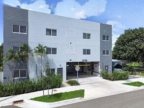 Building Photo - 3728 NW 19th Ave