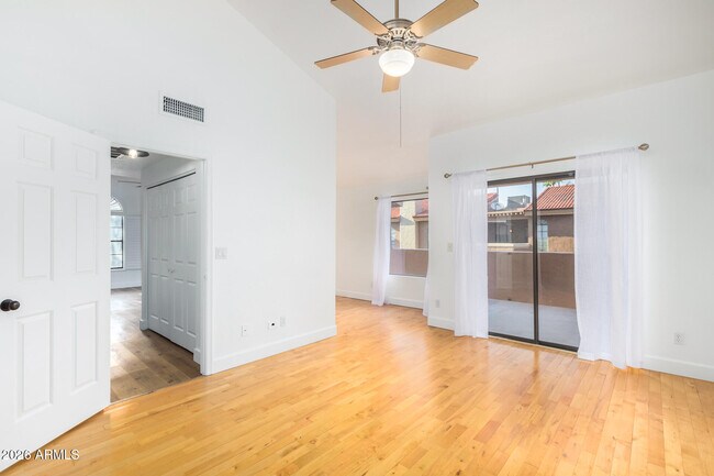 Foto del edificio - 5640 E Bell Rd