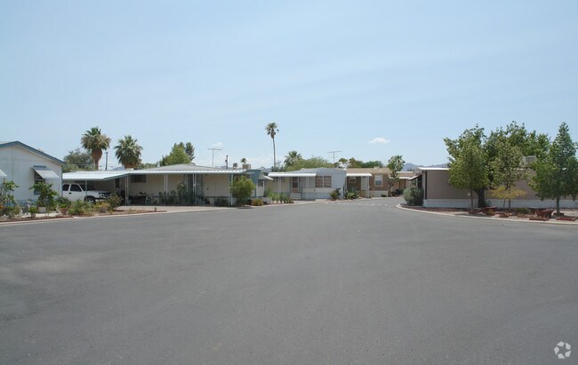 Building Photo - Lamplighter MHP