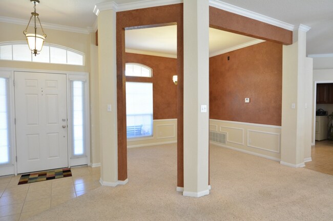 Building Photo - 5708 High Meadow Dr